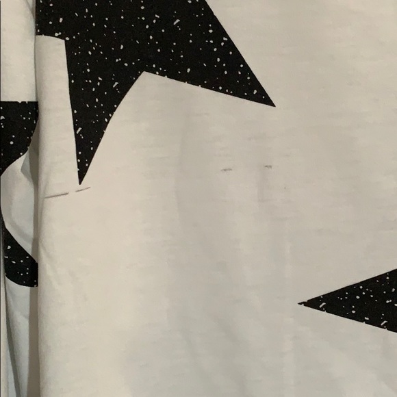 Star Print Off Shoulder Top - Picture 6 of 6